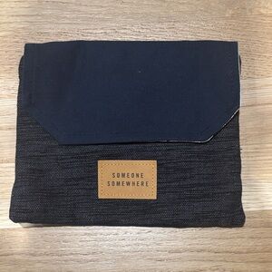 Delta Flight Travel Pouch, Great Condition!
